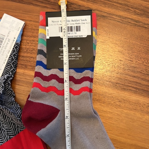Socks NWT - Picture 5 of 6